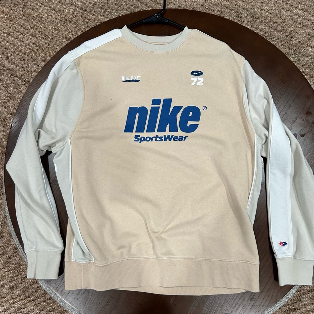 Nike Men's Beige and White Crewneck Sweater